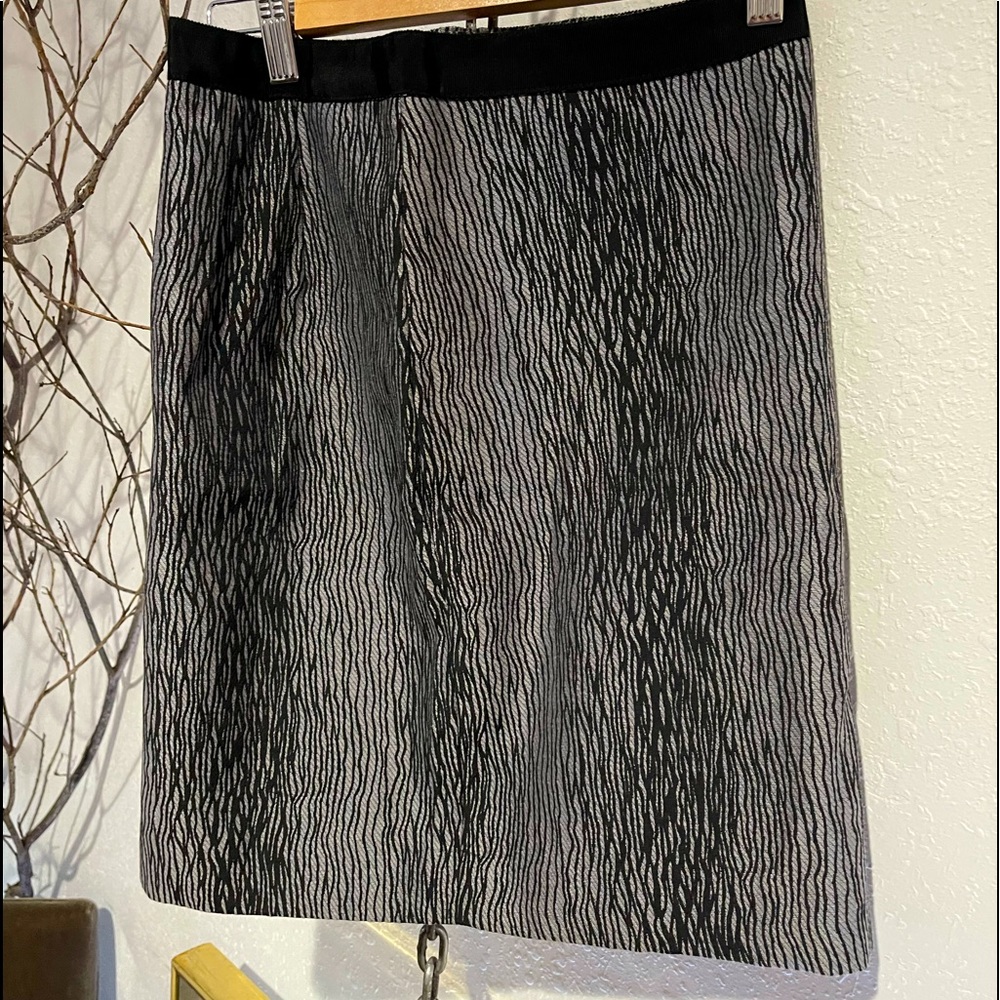 Ann Taylor Petite Grey and Black Skirt - Picture 4 of 12
